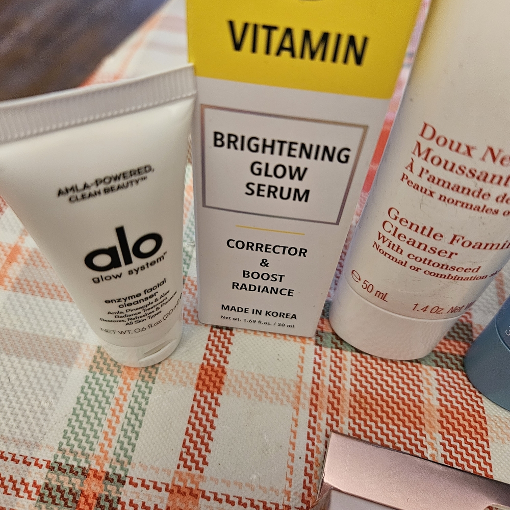 Skincare Bundle 9 Piece Set with Bag - Picture 7 of 9